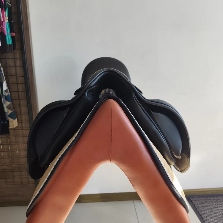 Siodło ujeżdżeniowe Daw-Mag Giant 17"